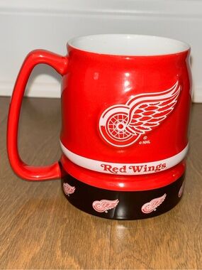 Detroit Red Wings: NHL 2011 Coffee Mug Winged Wheel Logo: